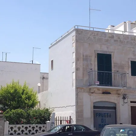 Casa Petrolla 126